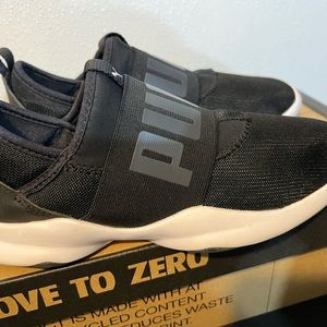 Puma women’s slip on sneakers size 7